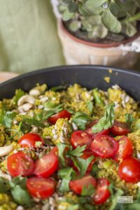 Quinoa pilaf with green veggies
