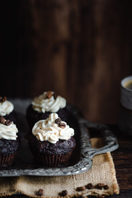 Muffiny czekoladowe z kalafiora z kremem kawowym